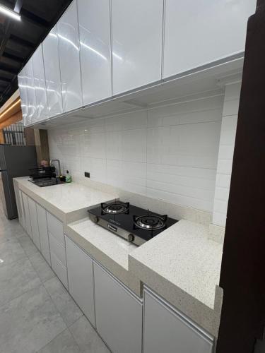 Dapur atau dapur kecil di Theriz Private Contemporary Spring Resort