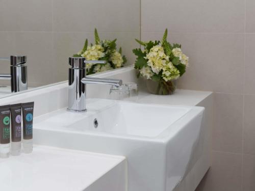 Koupelna v ubytování Novotel Geelong