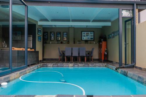 Bazén v ubytování Heathercreek Holiday Accommodation nebo v jeho okolí