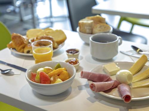 Jídlo v hotelu nebo okolí