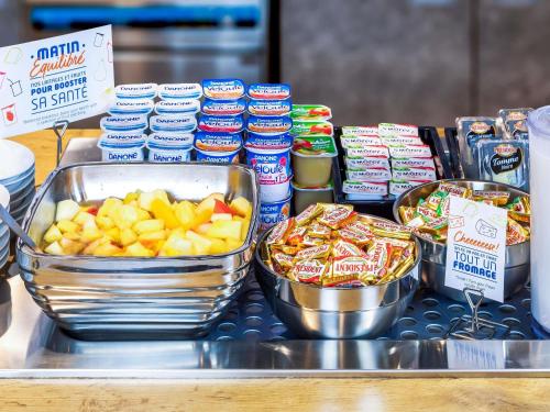 Comida en o cerca de este hotel