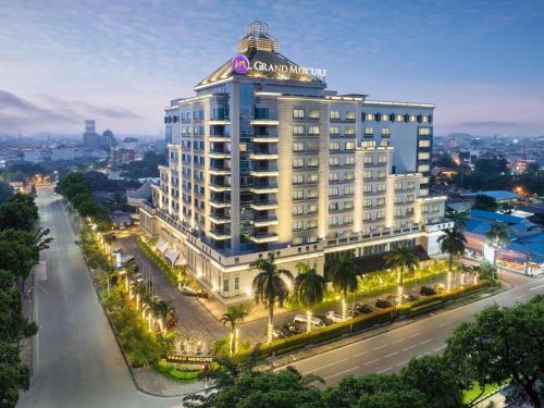 an aerial view of the capilano hotel at Grand Mercure Medan Angkasa in Medan