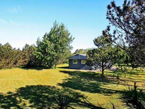 Zahrada ubytování 5 person holiday home in Hurup Thy