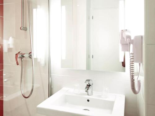 Ibis Styles Toulouse Labègeにあるバスルーム