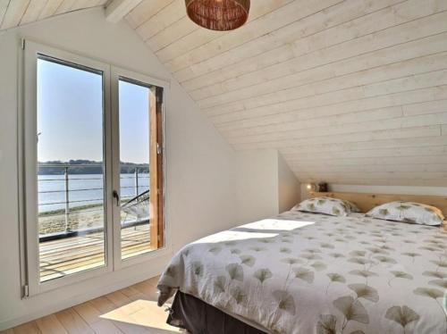 Cozy lakefront wooden house