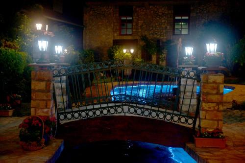Bassein majutusasutuses Hotel Centar Balasevic või selle lähedal