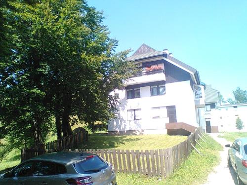 Budova, v ktorej sa apartmán nachádza