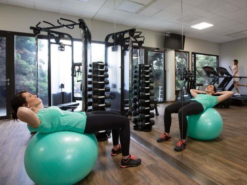 Ibis Wroclaw Centrumにあるフィットネスセンターまたはフィットネス設備
