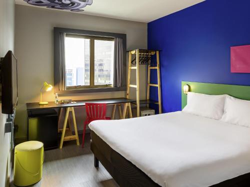 Katil atau katil-katil dalam bilik di ibis Styles SP Faria Lima