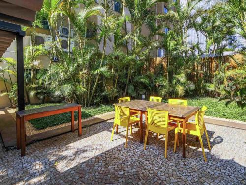 Taman di luar ibis Styles SP Faria Lima
