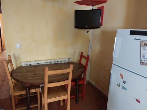 Kuchyň nebo kuchyňský kout v ubytování Le duplex de Llo - Authentique, confort, terrasse