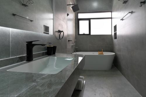 Ένα μπάνιο στο Camilla Chalet