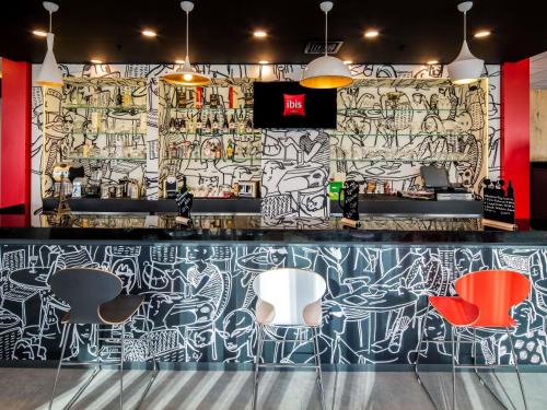 Ο χώρος του lounge ή του μπαρ στο Ibis Istanbul West