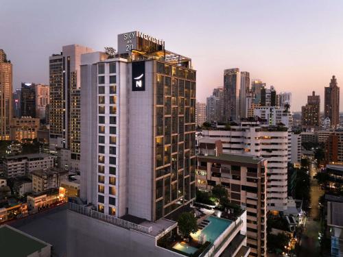 Pemandangan umum bagi Bangkok atau pemandangan bandar yang diambil dari hotel