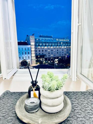 Elegant Private Rooms in 4BR Apartment Near Westbahnhof