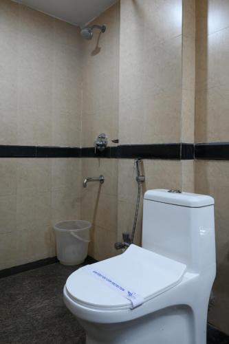 Bilik mandi di Hotel Seetal