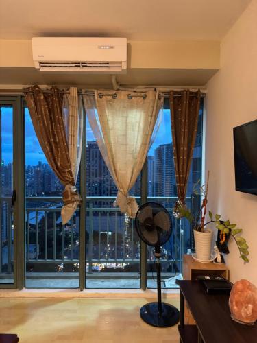 SOHO Central 1 Bedroom with Balcony near MRT EDSA SHAW PIONEER Greenfields SM Megamall Ortigas