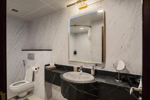 Veer Apartments - 82nd Floor Princess Tower - Palm View photo 3