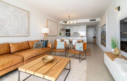 Sophisticated Two Bed Apartment in Pure South with Sea View