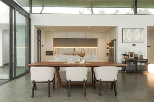 Η κουζίνα ή μικρή κουζίνα στο Mithuna Home