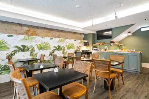 Cuisine ou kitchenette dans l'établissement Jardim da Batalha Boutique Hotel by Shiadu