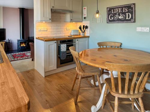 Køkken eller tekøkken på Derwent Cottage - Uk49220