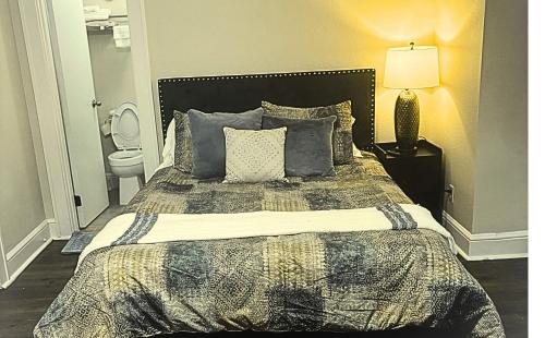 Ένα ή περισσότερα κρεβάτια σε δωμάτιο στο Pine Mountain Inn