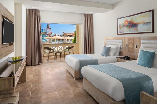 Pickalbatros Aqua Blu Resort - Hurghada — Pool view
