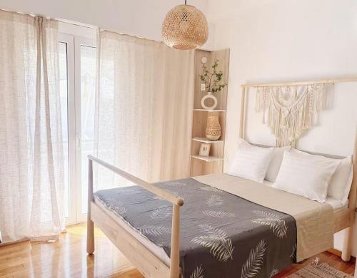 Sunny two-bedroom apartment next to Panathenaic Stadium