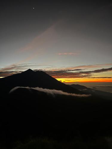 Landskap semula jadi dekat dengan inn ini