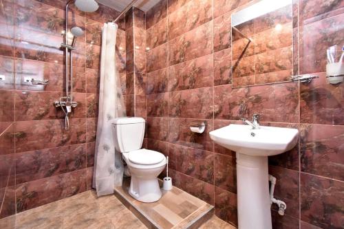Bilik mandi di Hotel 24 7