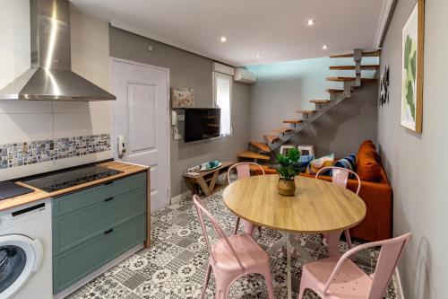 Townhouse near Plaza Castilla - Sahagún Apartment