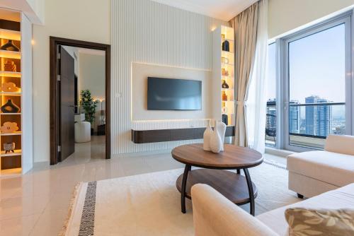 Bright 1bhk Full Marina View