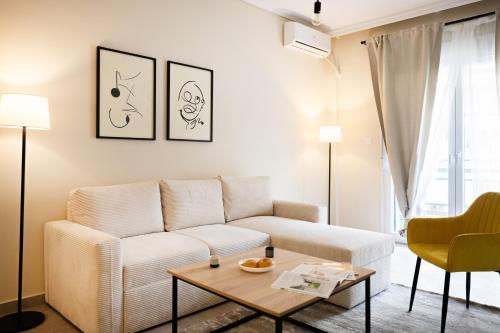 Stylish 3BD with Balcony Central Thessaloniki