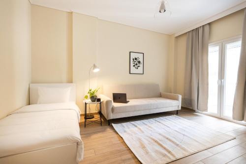 Stylish 3BD with Balcony Central Thessaloniki