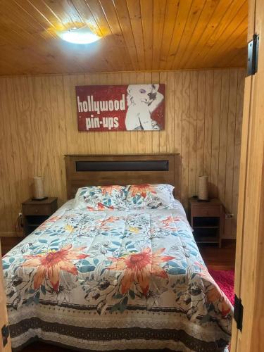 Katil atau katil-katil dalam bilik di Condominio Bucalemu