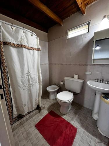 Koupelna v ubytování Rincón de los Cerros Colorados