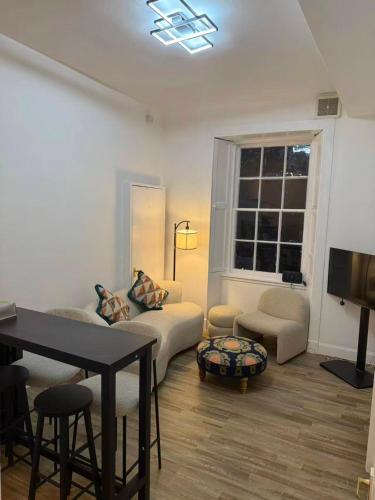 Modern apartment photo 10