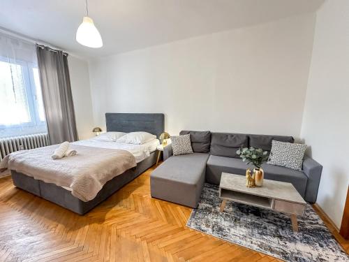 Simcity I free parking 24h self check-in