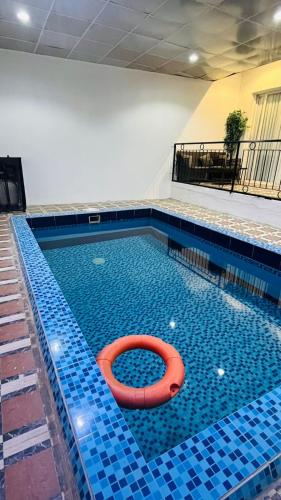 Kolam renang di atau dekat dengan شاليهات هدا لبنان