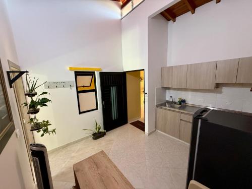 Sol Apartamentos Doradalにあるキッチンまたは簡易キッチン