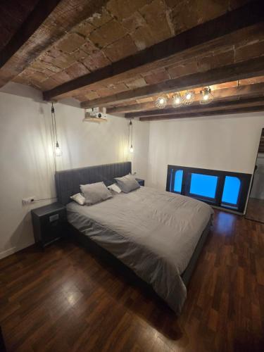 Industrial loft in Eixample near Sagrada familia