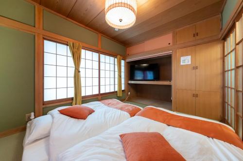 Matsubara Station 2 minutes Shinjuku, Shibuya 15 minutes Pure Japanese style house where you can feel the seasons Maximum 6 people rent a house Quiet house