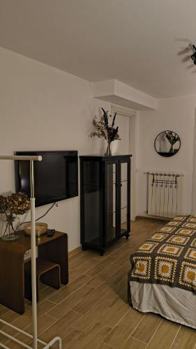 DERGAMURA Place