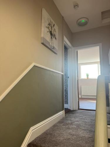Φωτογραφία από το άλμπουμ του Apartment 3 at Blackburn Heights Sleeps 4 σε Bridlington