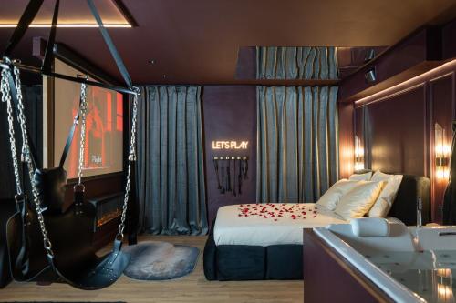 Postel nebo postele na pokoji v ubytování Luxury Love Room - Balneo - Cinema