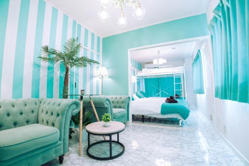 LEON RESORT HOTEL Max 9 people 3 min taxi Ikebukuro Station shinjyuku 6min shibuya 10min Tiffany Blue yellow Room 最大9名 池袋 新宿 渋谷 立地最高 東京観光