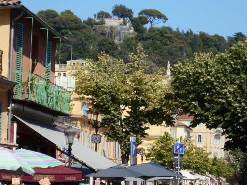 Exceptional Location Beaches Cours SALEYA