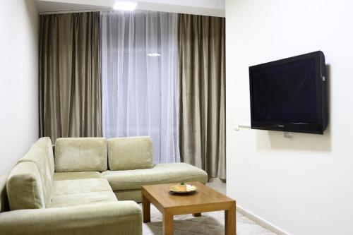 Cozy Family Suite near Delijorgji