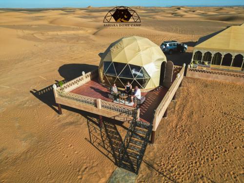 Επισκέπτες που μένουν στο Desert Experience Glamping